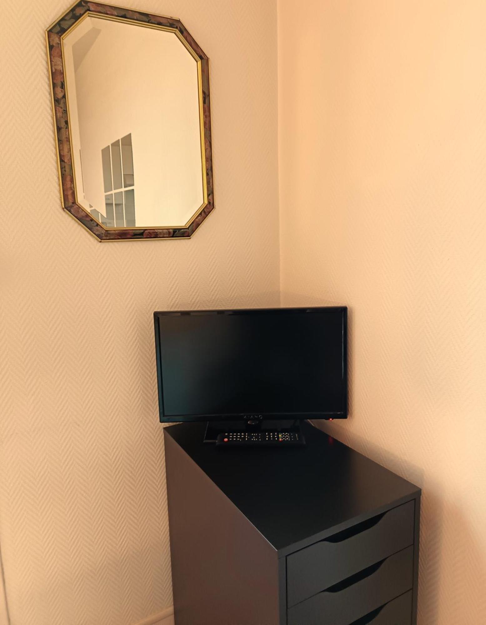 Appartement A Orleans Au Calme Avec Parking Gratuit, Balcon Et Ascenseur Exterior photo